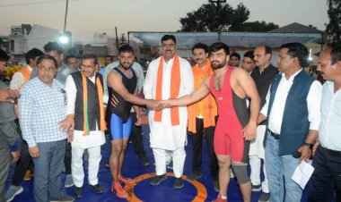 त्रिवेणी मेला में हनुमानजी की पूजा-अर्चना के साथ हुआ कुश्ती प्रतियोगिता का शुभारंभ 