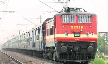 भारी भारिश दिल्ली मुंबई रेलवे ट्रैक में तकनीकी खराबी के कारण कई ट्रेनें निरस्त कई ट्रेनों का रूट बदला : Indian Railways