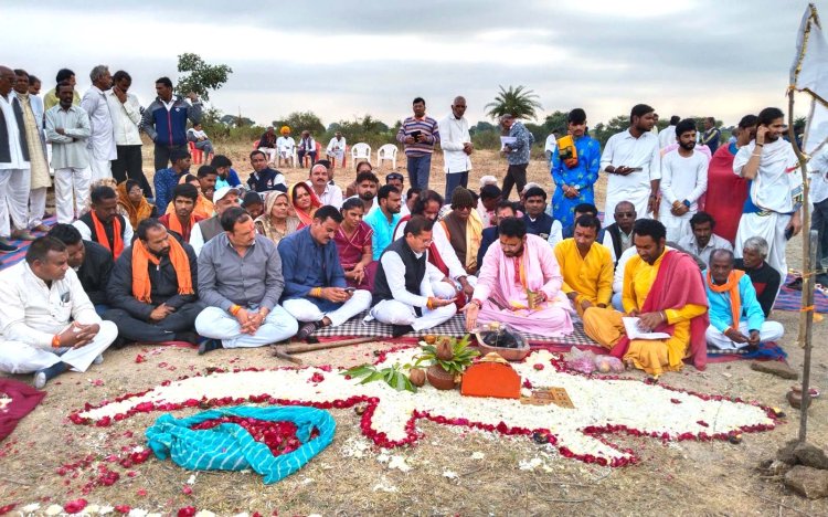 ग्रामीण विधायक मकवाना ने 335.76 लाख रुपए की राशि से निर्मित होने वाले घटवास बैराज योजना का भूमिपूजन किया : रतलाम