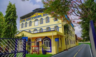 द सफायर स्कूल की सराहनीय पहल अभिभावकों पर किताबो का बोझ किया कम