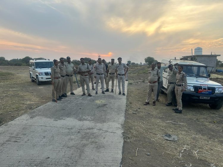 कंजर डेरों में पुलिस की दबिश शराब सहित लाखो का सामान जप्त : MP