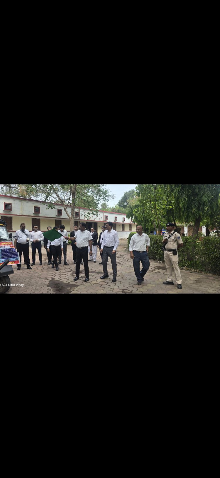 नेशनल लोक अदालत हेतु प्रचार वाहन रवाना किया
